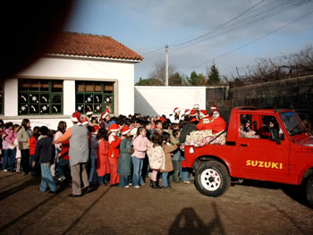 Pai Natal chegou à escola primária