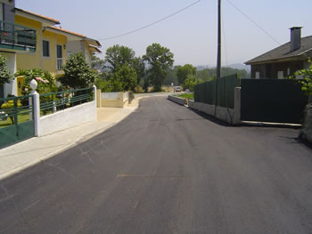 Caminho que dá acesso à Capela de Santo António alargado e pavimentado