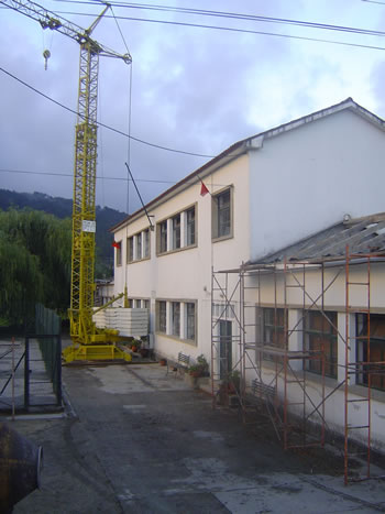 Obras na escola primária já arrancaram