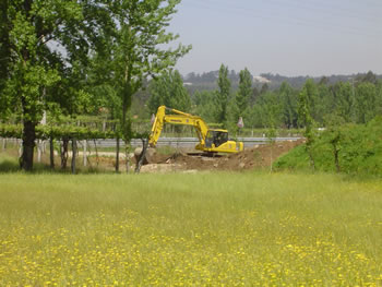 Obras de construção do campo de futebol arrancaram