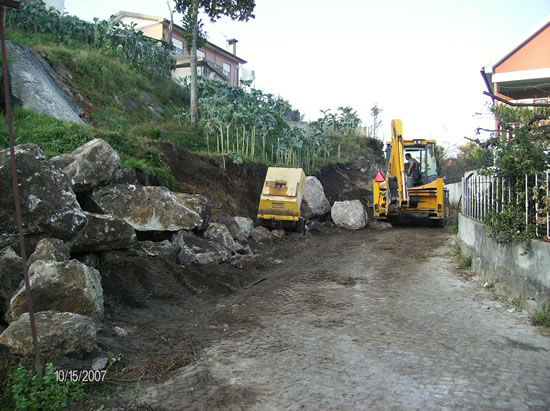 Caminho do Lugar da Cárcova está a ser alargado