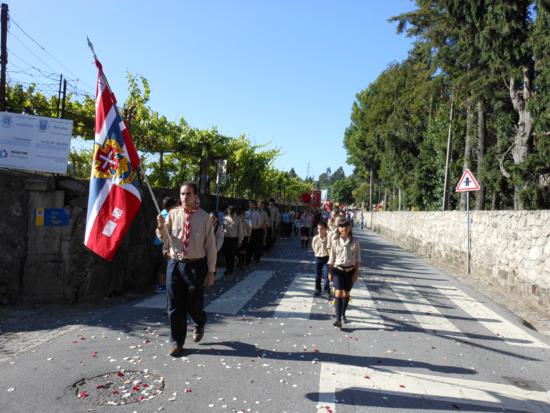 Crianças e jovens realizaram Primeira Comunhão e Comunhão Solene