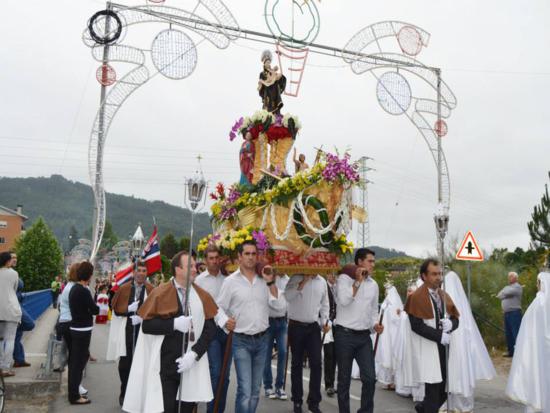 Procissão foi momento alto das festas de Santo António