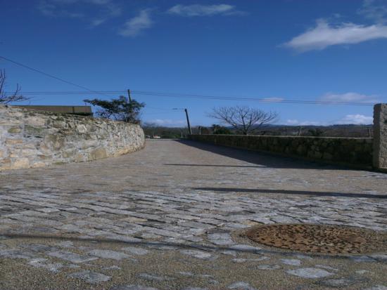 Travessa Estrada Velha foi pavimentada e alargada