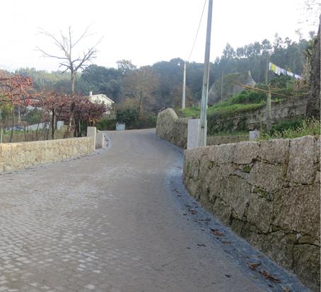 Várias ruas de Martim estão  a ser alargadas e pavimentadas